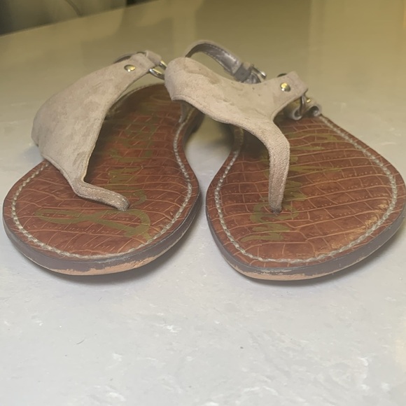 Sam Edelman suede Tan flat sandals, size 8 - Picture 7 of 7